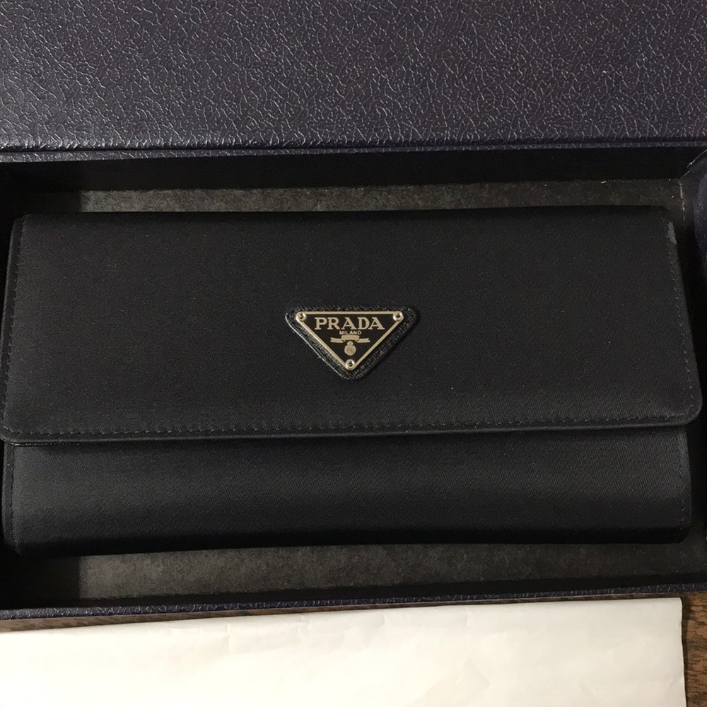 SOLD Prada wallet authentic